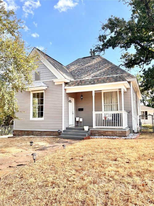 1530 W Woodard St, Denison, TX, 75020-3525 | Card Image