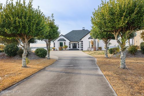 128 Gemstone Dr, Sneads Ferry, NC, 28460-9409 | Card Image