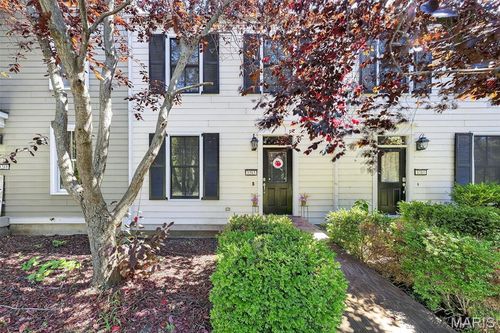 3265 Civic Green Way, Saint Charles, MO, 63301-8204 | Card Image