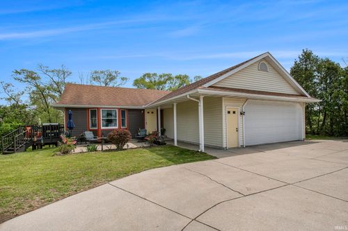 52400 Country Acres Dr, Elkhart, IN, 46514-8808 | Card Image