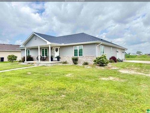 1302 Clairmont Cir, Sergeant Bluff, IA, 51054-6508 | Card Image