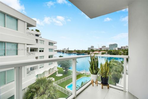 501-9821 E Bay Harbor Dr, Bay Harbor Islands, FL, 33154-1868 | Card Image