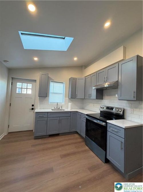 1432 Pine St, EASTON, PA, 18042-4067 | Card Image