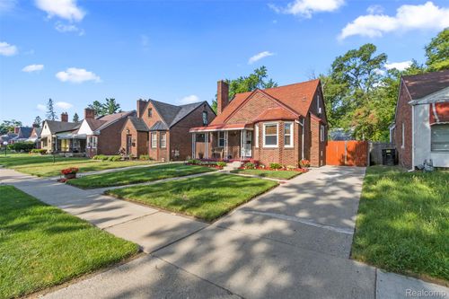 19359 Montrose St, Detroit, MI, 48235-2312 | Card Image