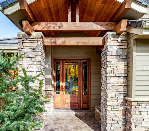 61783 Metolius Dr, Bend, OR, 97702-9143 | Card Image