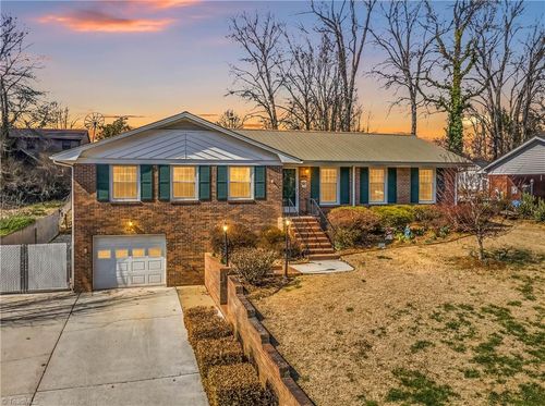 3519 Woodview Dr, High Point, NC, 27265-2250 | Card Image