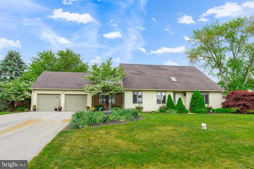 409 Hilltop Rd, STRASBURG, PA, 17579-9771 | Card Image