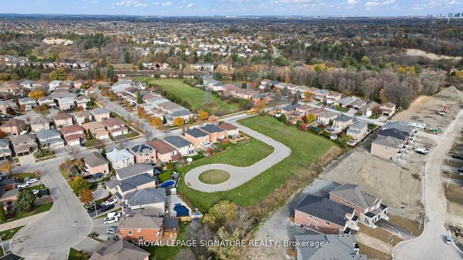 22 Izzy Crt, Home with 0 bedrooms, 0 bathrooms and null parking in Vaughan ON | Image 4