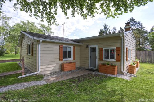 3820 Pine Rd, Burtchville, MI, 48059-1649 | Card Image