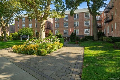 2g-16 Main St, East Rockaway, NY, 11518-2039 | Card Image