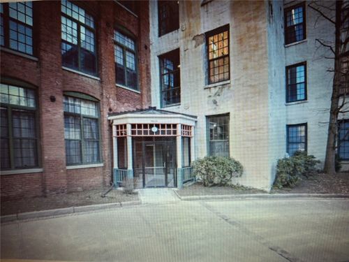 apt-106-15 Higgins St, Smithfield, RI, 02917-4033 | Card Image