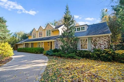 3125 Tomahawk Rd, Mission Hills, KS, 66208-1859 | Card Image