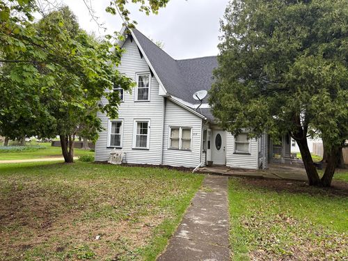 215 W Hughes St, FRANKLIN GROVE, IL, 61031-9449 | Card Image