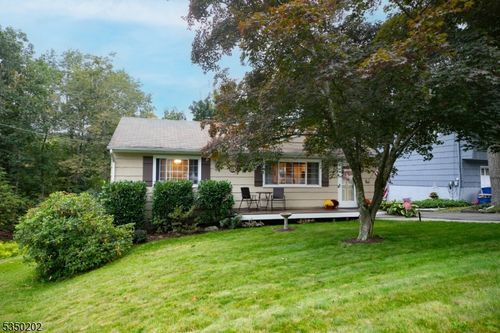 7 Como Ter, Lake Hopatcong, NJ, 07849-1029 | Card Image