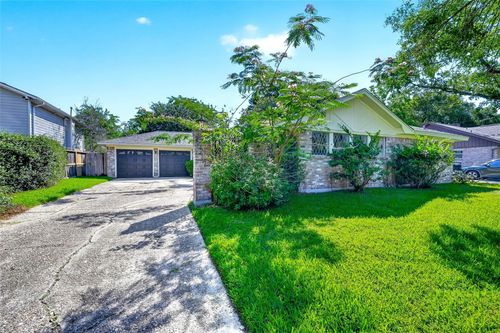 15207 Pleasant Valley Rd, Houston, TX, 77062-3603 | Card Image