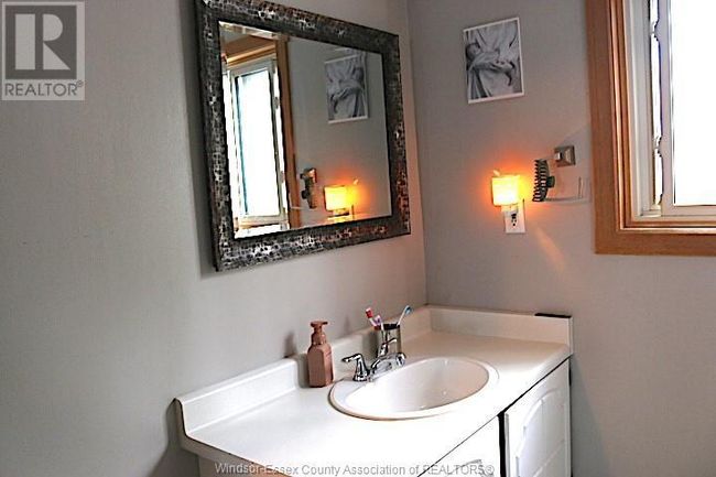 3372 Hemlock Rd, Home with 3 bedrooms, 2 bathrooms and null parking in Windsor ON | Image 19
