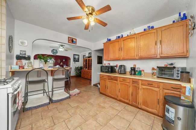 40065 Kenosha Rd, House other with 4 bedrooms, 2 bathrooms and 6 parking in Beach Park IL | Image 8