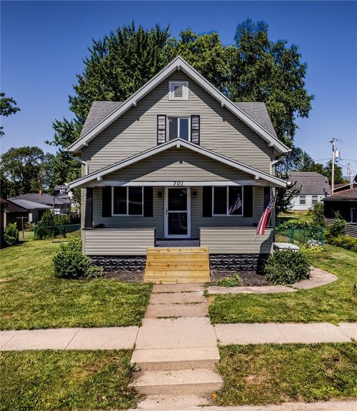 701 Hall Ave, Lowden, IA, 52255-9640 | Card Image