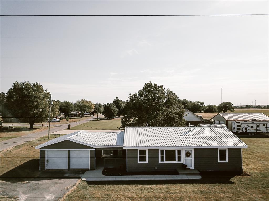 10th St, Minco, OK 73059
