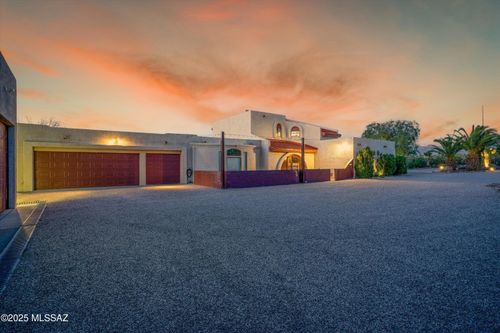 7850 S Avenida De Pina, Tucson, AZ, 85747-8811 | Card Image