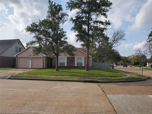 13002 Nantucket Dr, Sugar Land, TX, 77478-6008 | Card Image