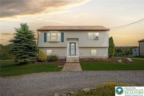 924 Hell Hollow Rd, Kunkletown, PA, 18058-8065 | Card Image