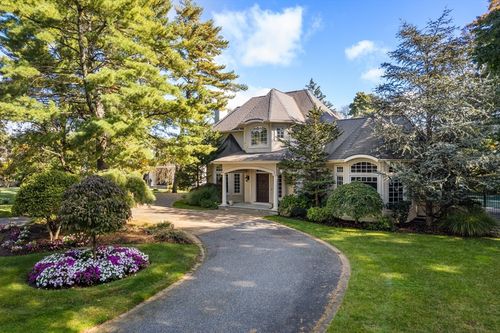 25 Cutler Ln, Brookline, MA, 02467 | Card Image