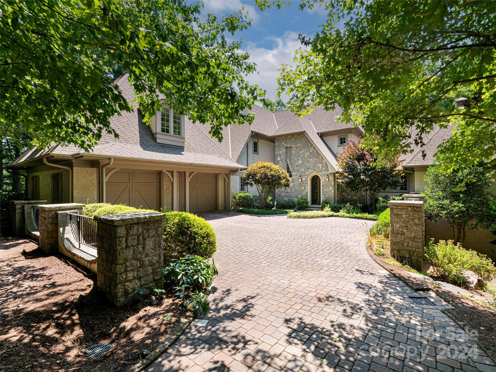 Brookline Dr, Asheville, NC 28803