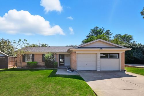 3314 Ridgefield St, Irving, TX, 75062-4157 | Card Image