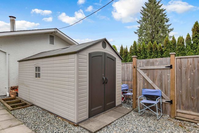 12033 261 St, House other with 4 bedrooms, 3 bathrooms and 8 parking in Maple Ridge BC | Image 37