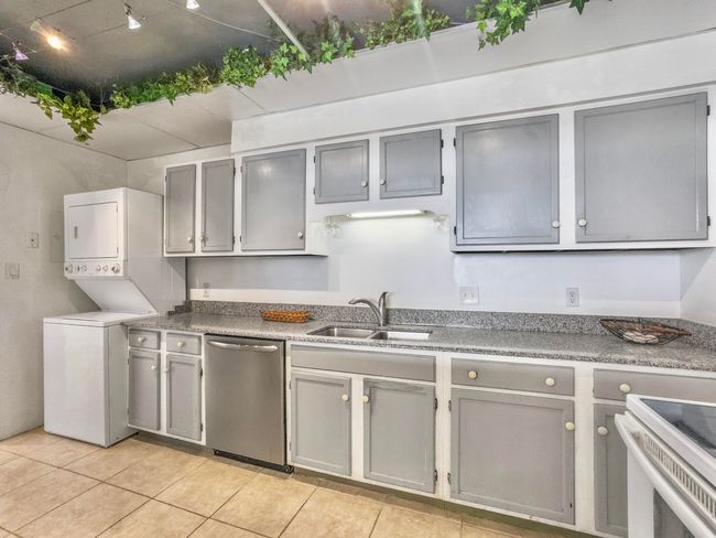 Kitchen | Image 29