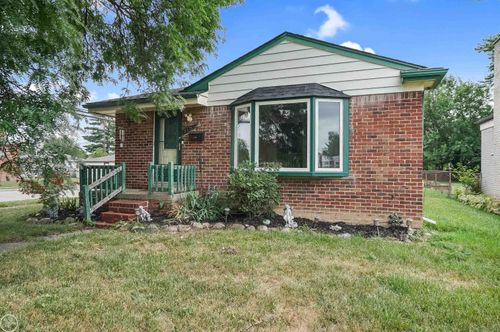 578 Belton St, Garden City, MI, 48135-3197 | Card Image