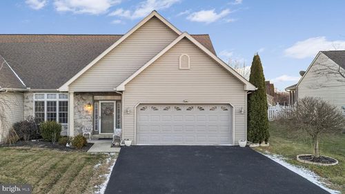 2182 Weeping Willow Ln, MOUNT JOY, PA, 17552-8861 | Card Image