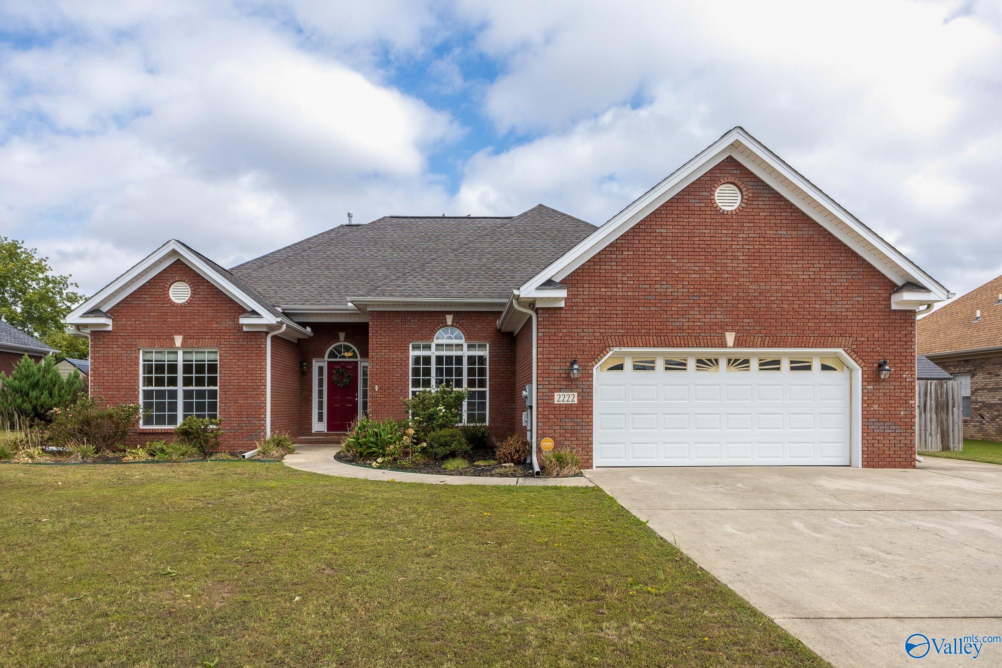 Naples Dr, Decatur, AL 35603