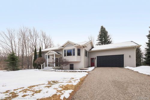 285 Skyline Dr, Petoskey, MI, 49770-8622 | Card Image