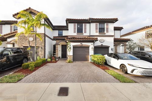 9015 Nw 183rd St, Hialeah, FL, 33018 | Card Image