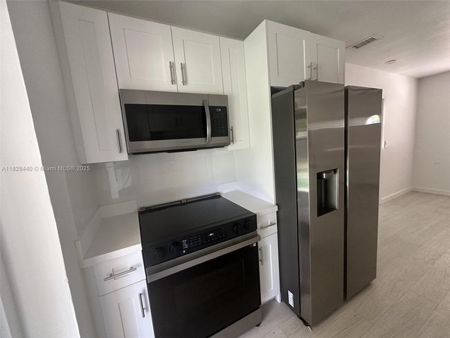 1754 Ne 48 Th Ct, House other with 3 bedrooms, 1 bathrooms and null parking in Pompano Beach FL | Image 8