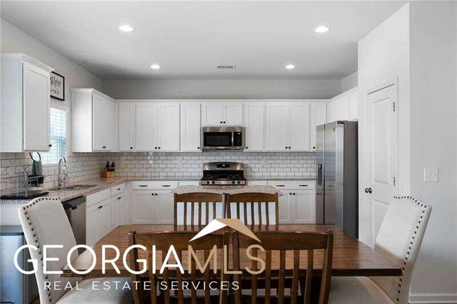 382 Winston Cir, House other with 3 bedrooms, 3 bathrooms and 2 parking in Canton GA | Image 12