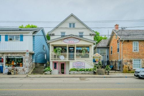 {{alt}} | Card Image