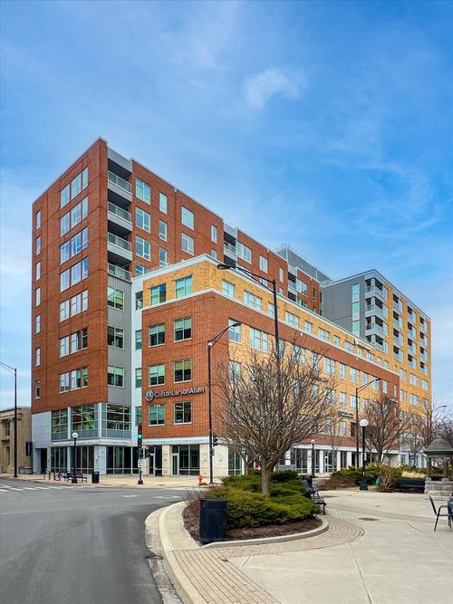 apt-808-809-301 Neil St, Champaign, IL, 61820-3175 | Card Image
