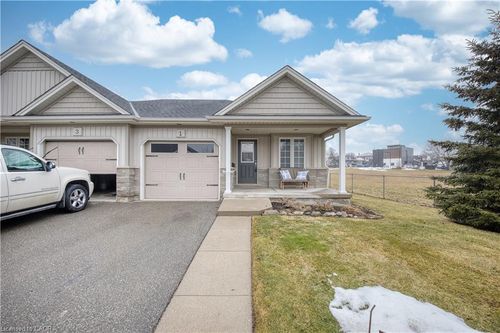 1 Sunnydale Crt, Smithville, ON, L0R2A0 | Card Image