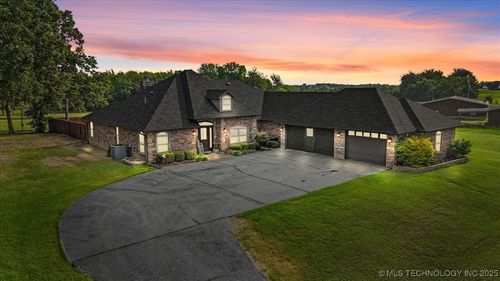 25390 Winding Trail Rd, Bokoshe, OK, 74930-2565 | Card Image