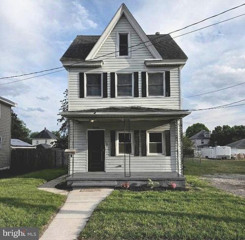 452 W Broad St, GIBBSTOWN, NJ, 08027-1355 | Card Image