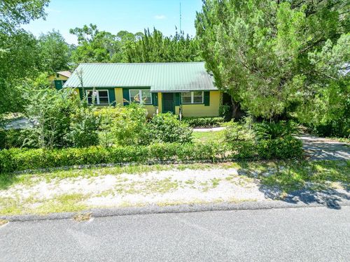 303 E Meridian Ave, Carrabelle, FL, 32322-2159 | Card Image