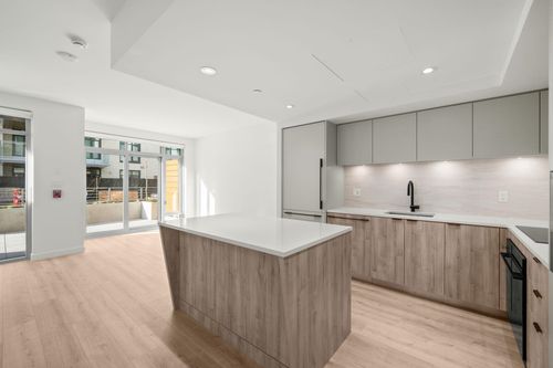 117-755 Harbourside Dr, North Vancouver, BC, V7P3S1 | Card Image