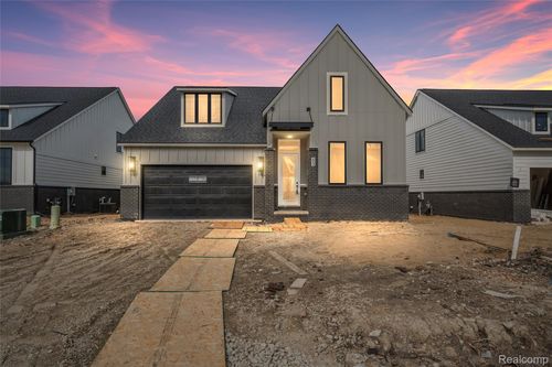 53 South Trail Court, Troy, MI, 48083 | Card Image