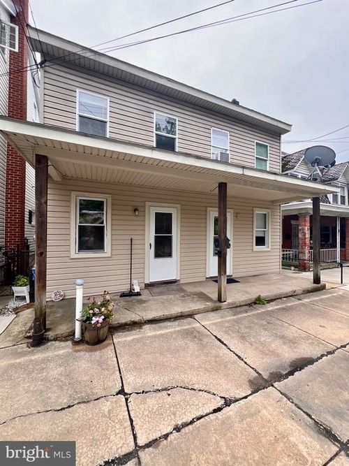 340 S Reading Ave, BOYERTOWN, PA, 19512-1812 | Card Image