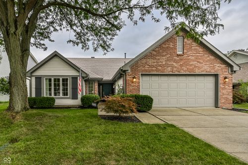 8760 Woodstone Dr, Indianapolis, IN, 46256-6301 | Card Image