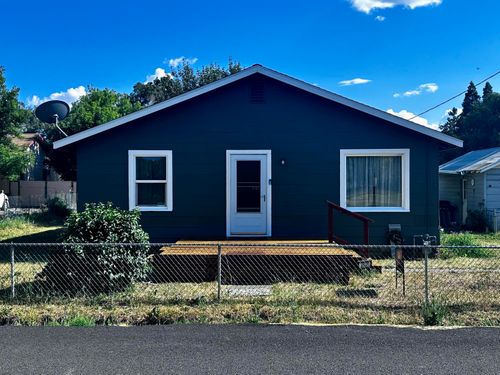 3630 Onyx Ave, Klamath Falls, OR, 97603-7363 | Card Image