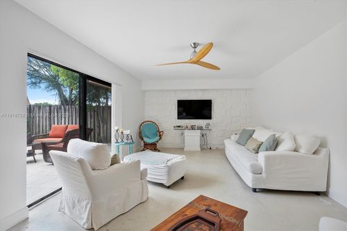 839-839 Blue Ridge Cir, West Palm Beach, FL, 33409-7617 | Card Image